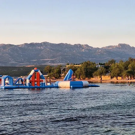 アパート Cetiri Sestrice