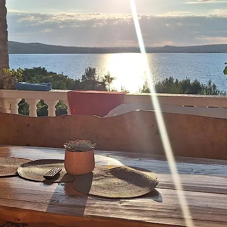 Cetiri Sestrice Apartamento