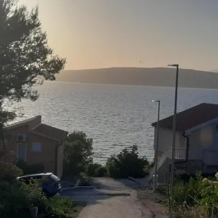 Cetiri Sestrice Apartment