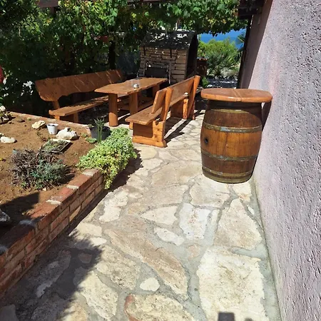 Cetiri Sestrice Apartment